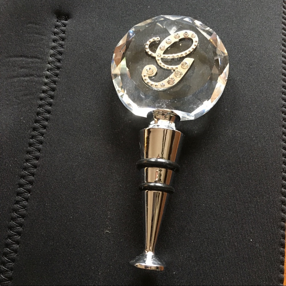 “G” initial wine stopper